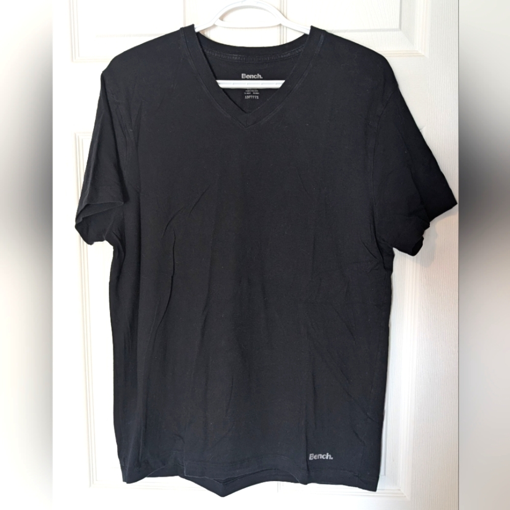 Men's Bench V-Neck Tee